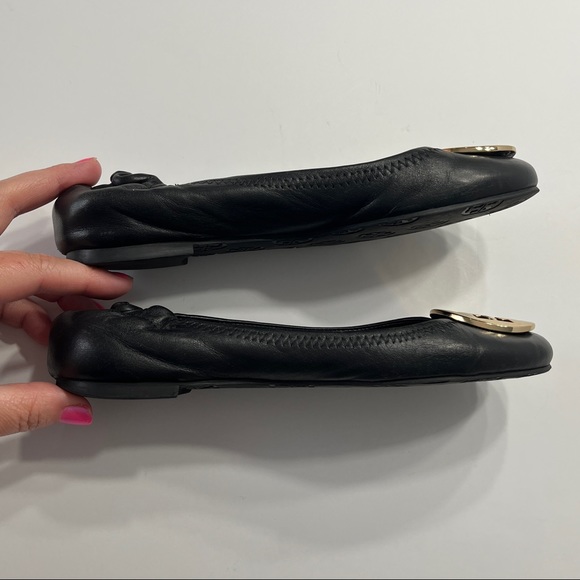 Tory Burch Flats Black with Gold Emblem - Picture 4 of 14